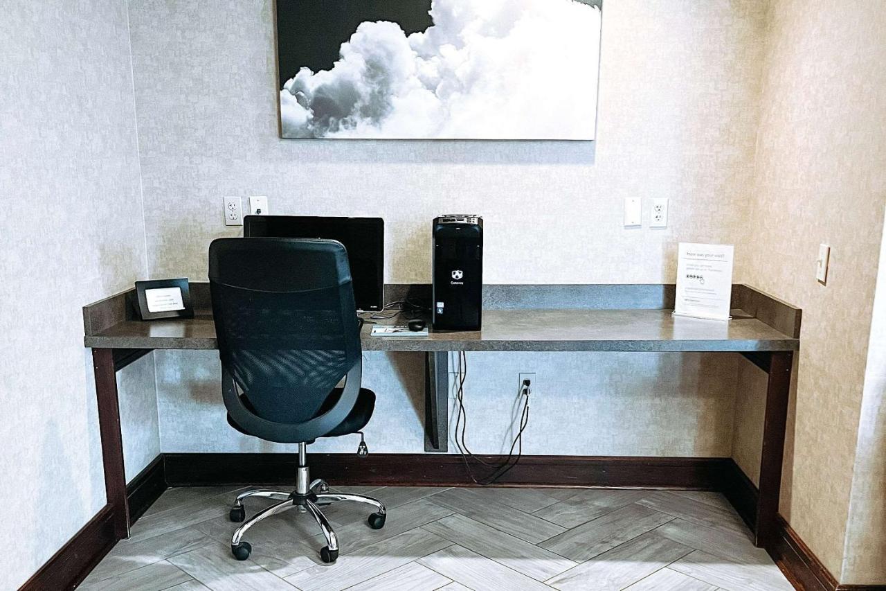 Quality Inn Clarion Bagian luar foto
